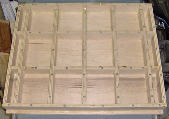 Internal rib structure of the CNC base